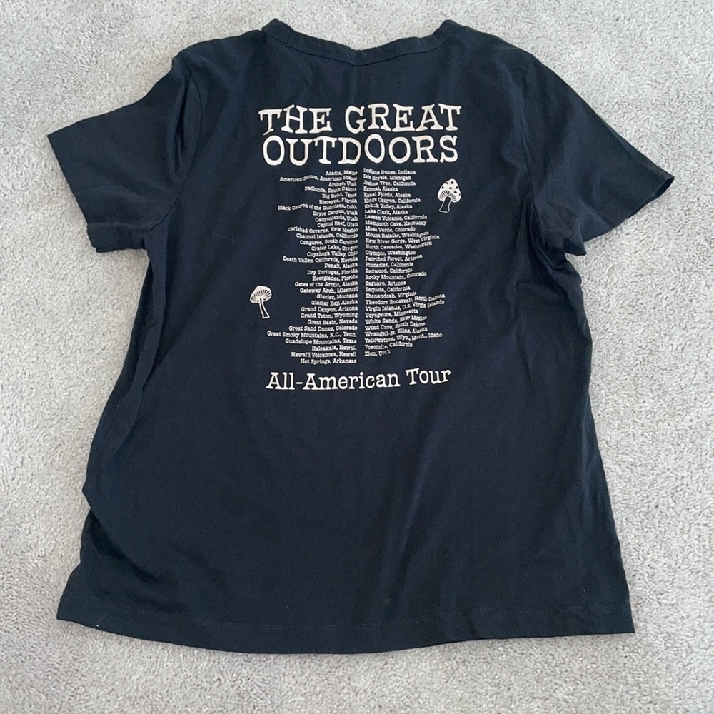 Universal Thread Tee - Picture 2 of 3